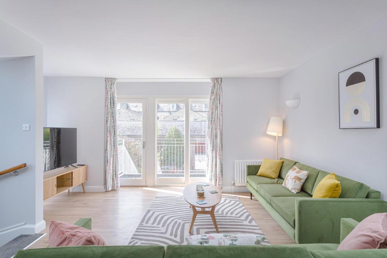 3 Bedroom Jesus Green Townhouse With Parking CBG Exterior foto